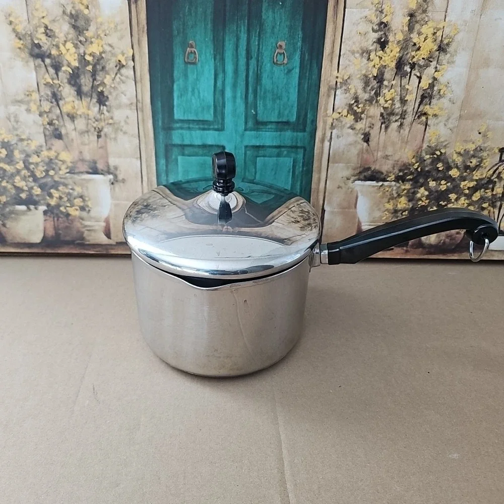 Farberware 10/18 Stainless Steel 3Qt Sauce Pan with Lid
